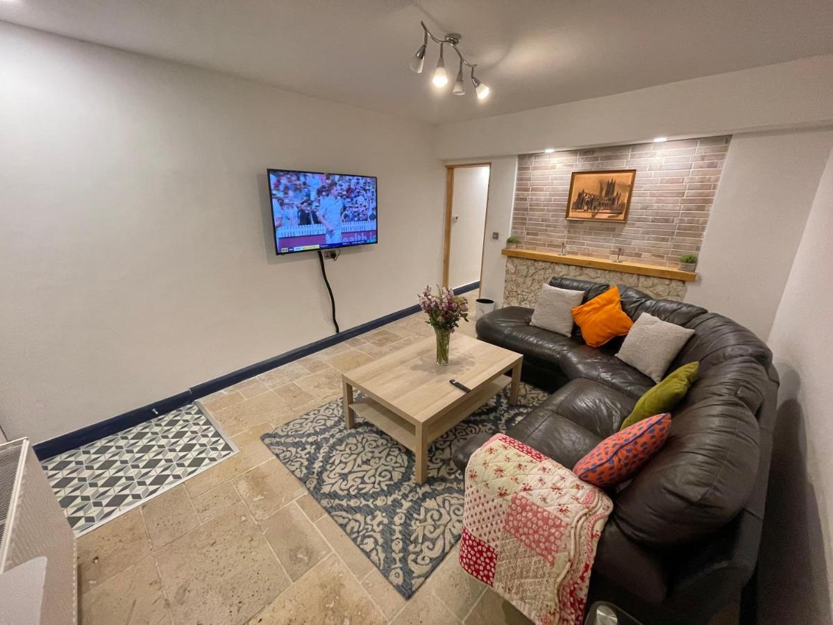 2 Bedroom Cottage Gloucester City Center Dış mekan fotoğraf