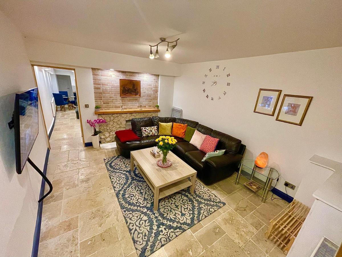 2 Bedroom Cottage Gloucester City Center Dış mekan fotoğraf