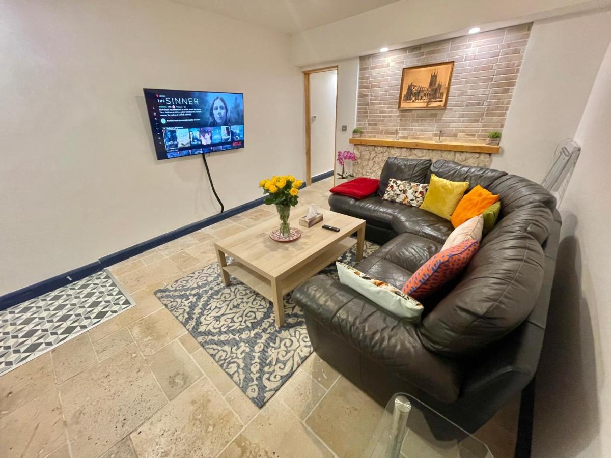 2 Bedroom Cottage Gloucester City Center Dış mekan fotoğraf